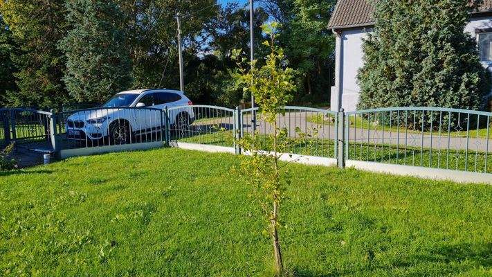 neuer hochwertiger Zaun