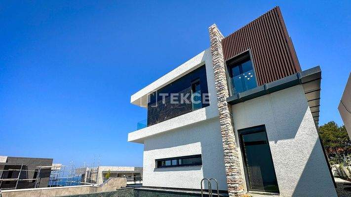 Villas Near the Beach with Open Sea View in Kuşadası