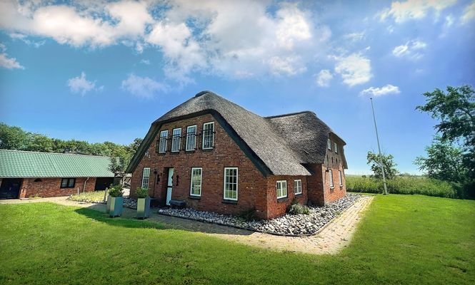 Traumhaus unter Reet-Sylter Luxus Vorder-Seitenans