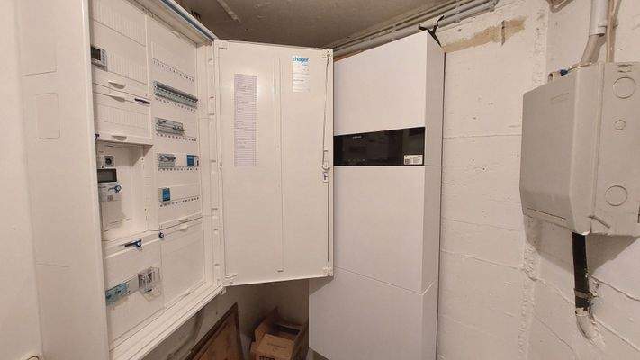 moderne Photovoltaikanlage mit 5,2 Kw; Speicher 8 Kw