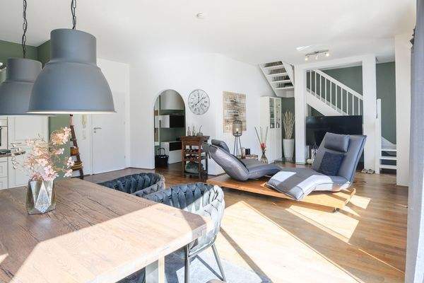 Gemütliche Sitzecke | Treppe vom EG ins OG