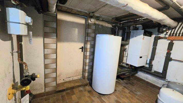 25_Gas-Brennwerttherme aus 2022.jpg