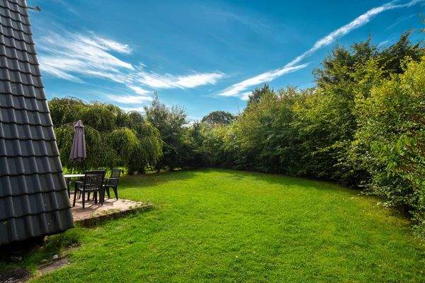 Eingewachsen und sichtgeschützt