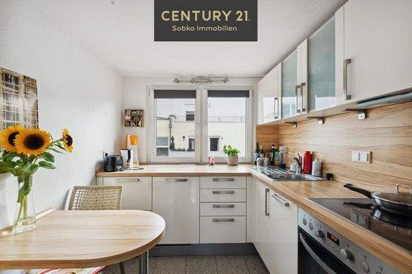 Küche mit Einbauküche_Century 21 Sobko Immobilien