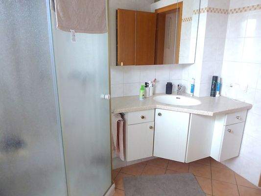 Tageslichtbad Wohnung vorne