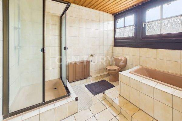 Bad OG - mit Dusche und Wanne