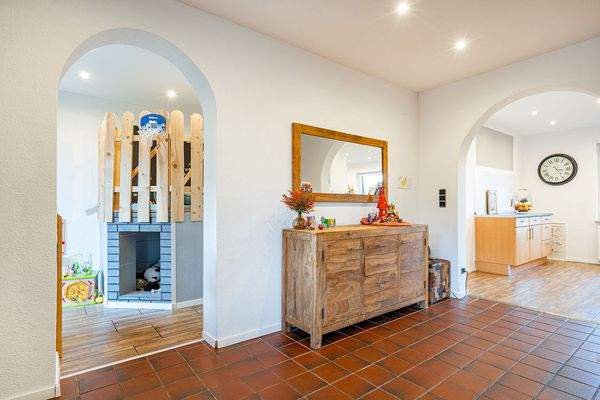 Esszimmer / Kinderecke (EG)