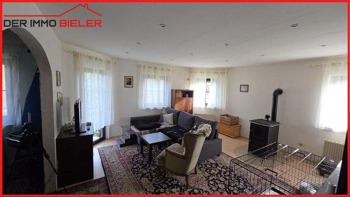 Wohnzimmer mit Kamin