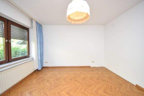 Schlafzimmer 1 von 2 OG