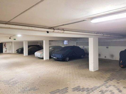 Tiefgaragen-Stellplätze