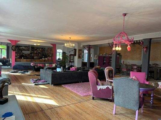 Wohnraum, ehem. Festsaal