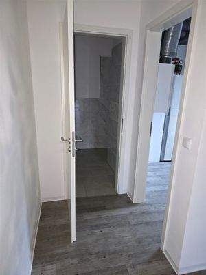 Flur zum GästeWC und HWR