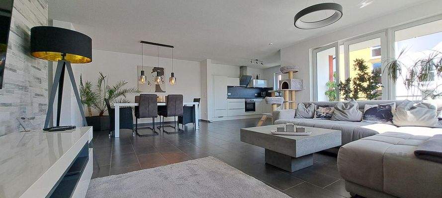 Wohnzimmer Essbereich - Küche 