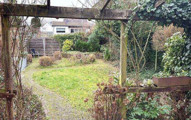 Garten der Doppelhaushälfte