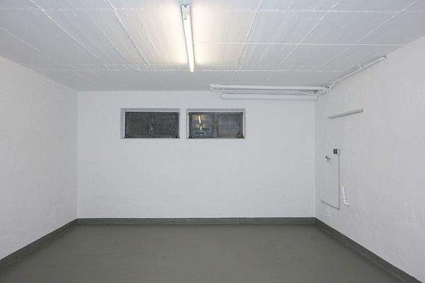 Keller - mit Waschmaschinen und Trockneranschluss