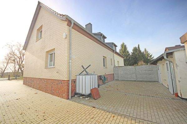 Hausansicht / Hofbereich