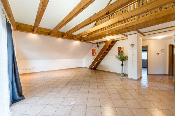 DG: Wohn- und Esszimmer