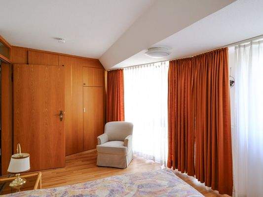 .. und Zugang zum Balkon.