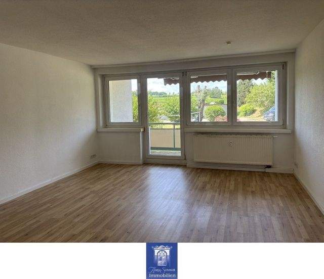 Sonnige Wohnung mit großem Balkon in grüner und ländlicher Umgebung! - Photo 1