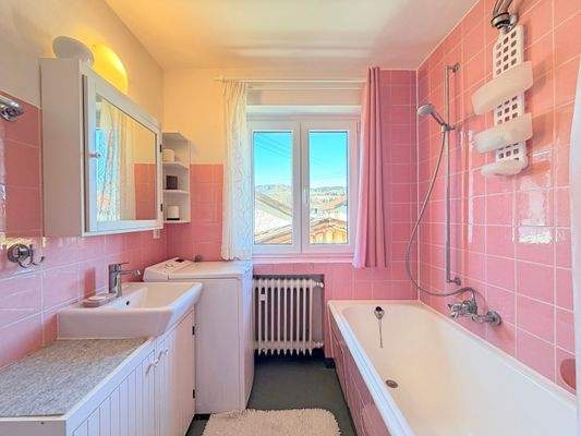 Badezimmer im Obergeschoss