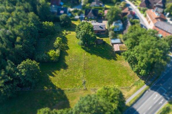 auf einem 13.769m² Grundstück