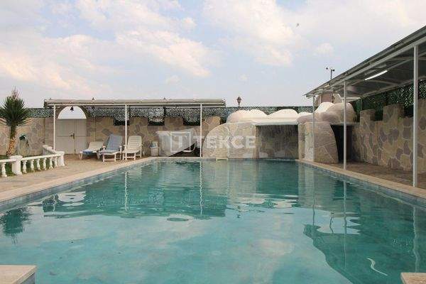 Villa with Pool and Annex Near Golf Courses in Kadriye