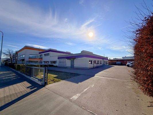 Zufahrt & Außenfläche