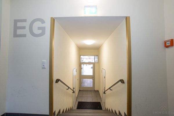 Eingangsbereich Wohn- und Geschäftshaus