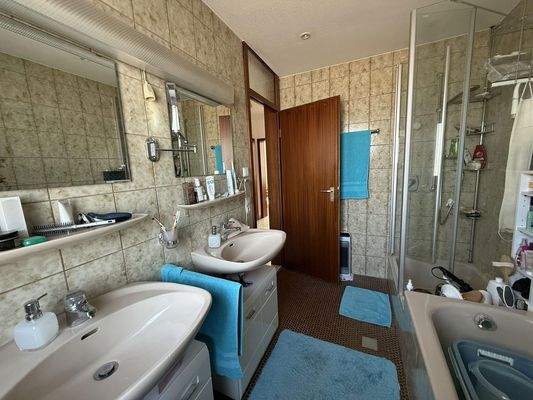 Tageslichtbad m. 2 Waschbecken