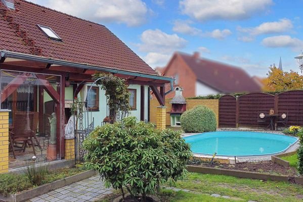 Terrasse mit Pool