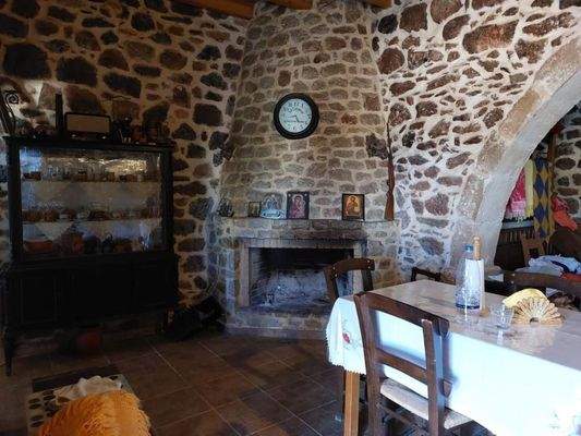 Ostkreta, Mertidia: Tolles Steinhaus mit Garten nahe dem Meer zu verkaufen