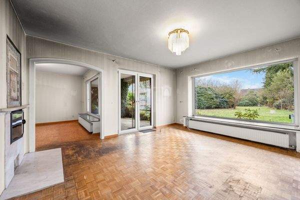 Wohnbereich mit Blick ins Esszimmer