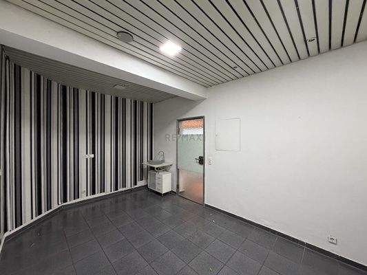 Büro- und Lagerfläche