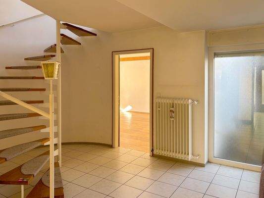 Heller Durchgang mit ausreichend Bewegungsraum