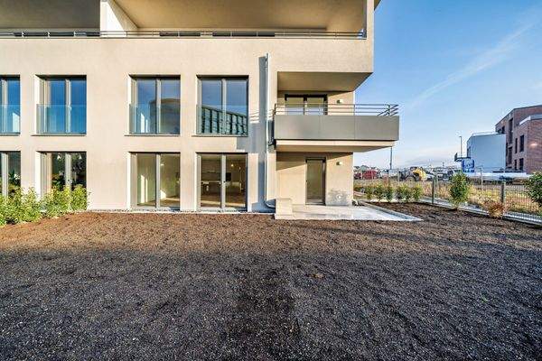 Terrasse mit großen Garten