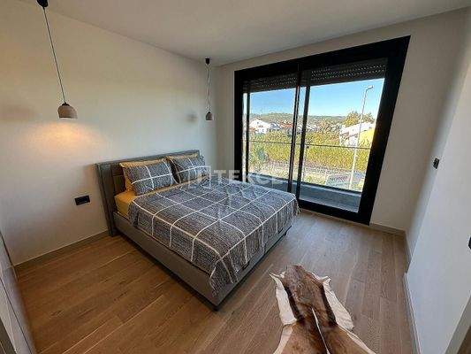 Villa with a Pool Near the Ilıca Beach in İzmir Çeşme