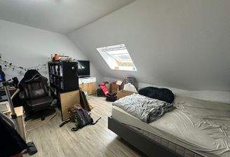 Helles Dachgeschosszimmer