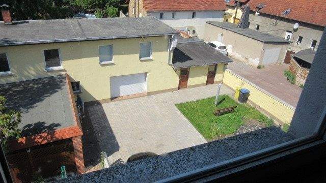 Blick Hof / Nebengelasse