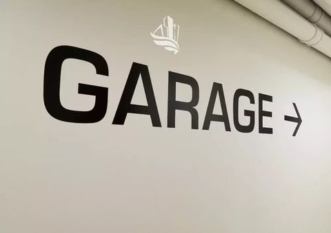 Bozen Garage, Bozen Stellplatz