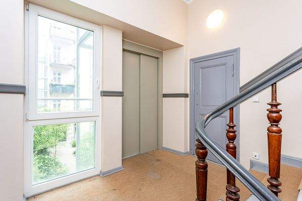 Treppenhaus Vorderhaus 1.1