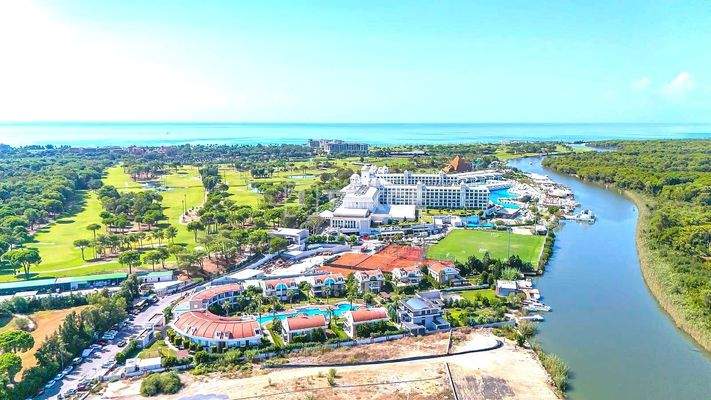 4-Bedroom Villa Near Golf Courses in Antalya Kadriye