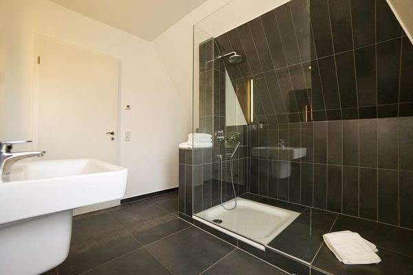 Badezimmer untere Ebene