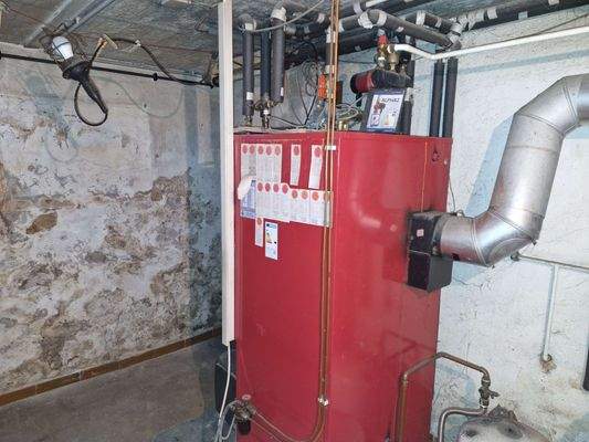 Öl-Heizung Keller