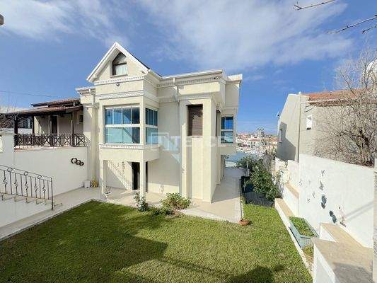 Seafront Furnished Villa with Marina View in Çeşme Dalyan
