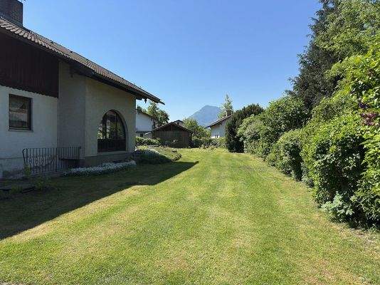 Blick an der westlichen Grundstücksgrenze in Richtung Süden