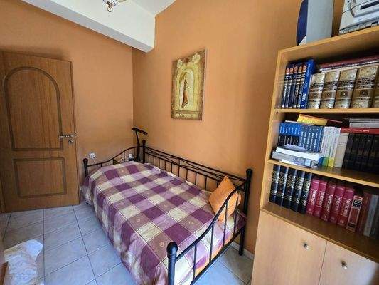 Kreta, Roussospiti: Haus im Dorfzentrum zu verkaufen