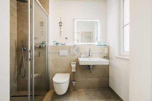 Gästebad mit Dusche