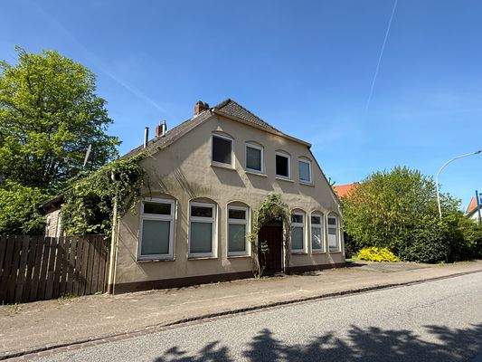 Straßenansicht Mehrfamilienhaus