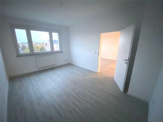 sep. Schalfzimmer vom WZ abgehend