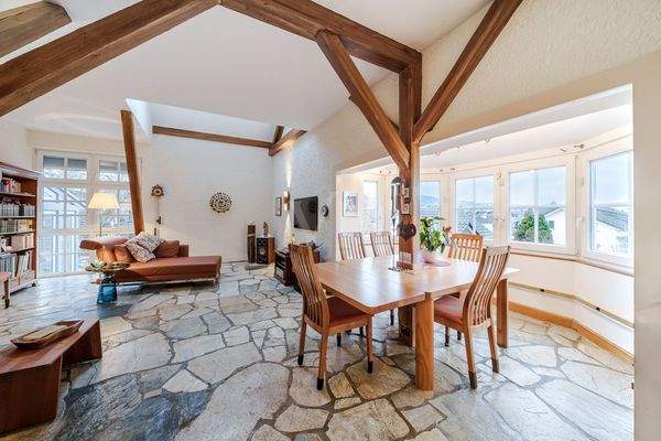 Wohnessbereich mit Erker